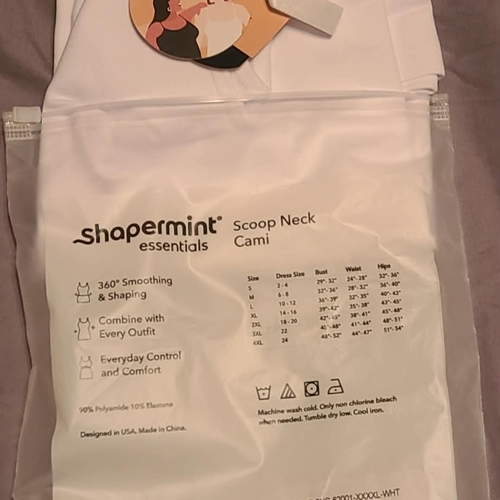 Shapermint Essentials Scoop Neck Cami in Classic White